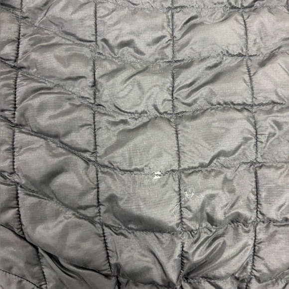Good Used Condition North Face Men’s Black Quilted Hooded Jacket. Size Large - Picture 5 of 8
